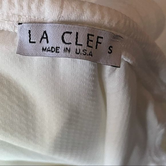LA CLEF Maternity White, Off the shoulder ruffled top w/ruche sides, Size S - Picture 3 of 6
